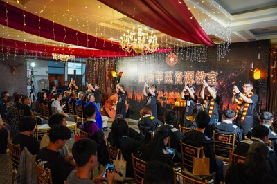 屏東美和科大霍格華茲畢典登場　10名畢業生獲授魔杖勇敢啟程【ETtoday新聞雲報導】圖片