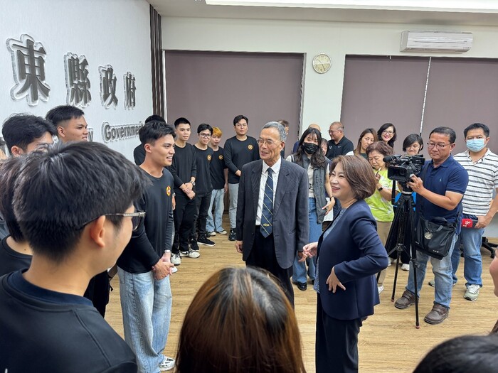 03屏東縣政府周春米縣長勉勵本校國際龍舟隊